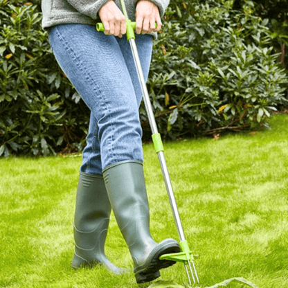 TasmanLush™ Standing Weed Puller